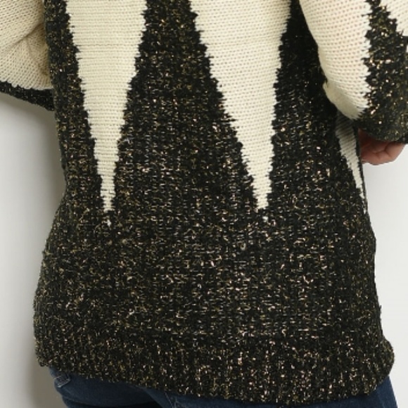 Pull over knit sweater. - Picture 3 of 3